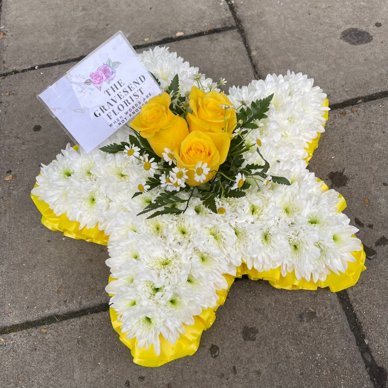 Star, sky, Funeral, sympathy, wreath, tribute, flowers, florist, gravesend, Northfleet, Kent, London, Essex 