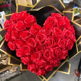 Rose, heart, handtie, bouquet, love, valentines, gift, flowers, luxury, delivery, Kent, london