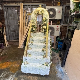 Stairway, stairs, steps, gates, heaven, traveller, gypsy, xl,Funeral, sympathy, wreath, tribute, flowers, florist, gravesend, Northfleet, Kent, London, Essex  